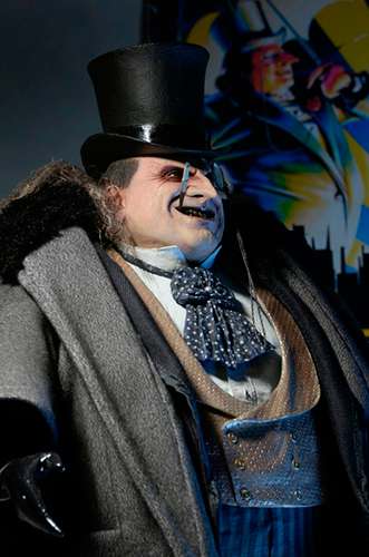 Neca - BATMAN RETURNS - Mayoral Pinguin (Danny Devito) - Figure 1/4 38cm