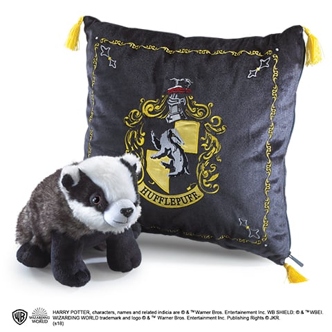 Noble Collection - HARRY POTTER - Plush & cushion 34x34 - Hufflepuff