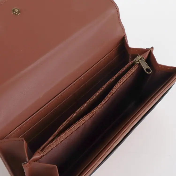 Cerda - HARRY POTTER - Hufflepuff - Faux-Leather Wallet