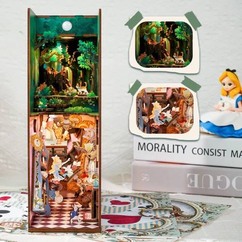 Tonecheer - BOOK NOOK KIT - DIY- Alice in Wonderland - 184pcs + LED Light