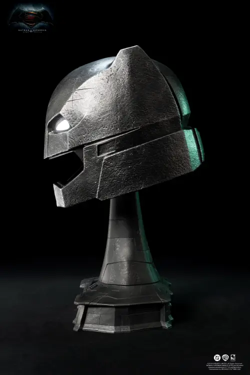 PureArts - BATMAN V SUPERMAN - Armored Batman Helmet - Replica 1/1