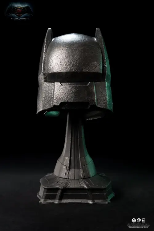 PureArts - BATMAN V SUPERMAN - Armored Batman Helmet - Replica 1/1