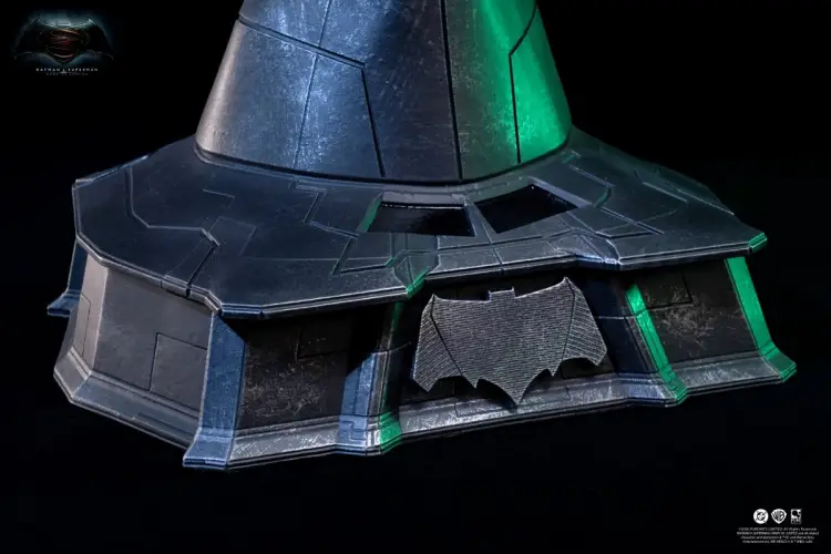 PureArts - BATMAN V SUPERMAN - Armored Batman Helmet - Replica 1/1