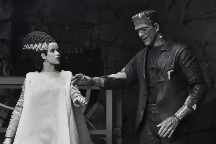 Neca - UNIVERSAL MONSTER - Frankenstein and his mate - Ultimate Figure 17cm