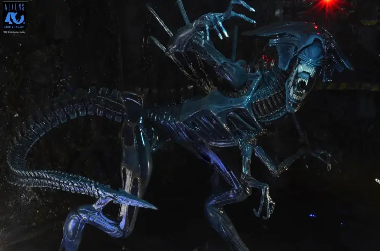Neca - ALIENS 40TH ANNIVERSARY - Alien Queen - Figure Ultra Deluxe 37cm