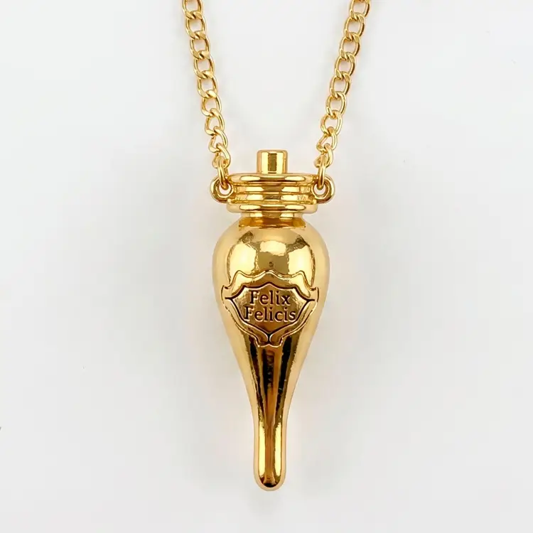 Cerda - HARRY POTTER - Necklace in display case
